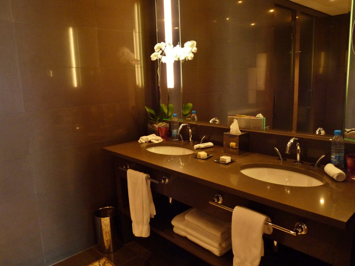 Stone & tile modern interior design, bathroom, Le Gray luxury hotel ...